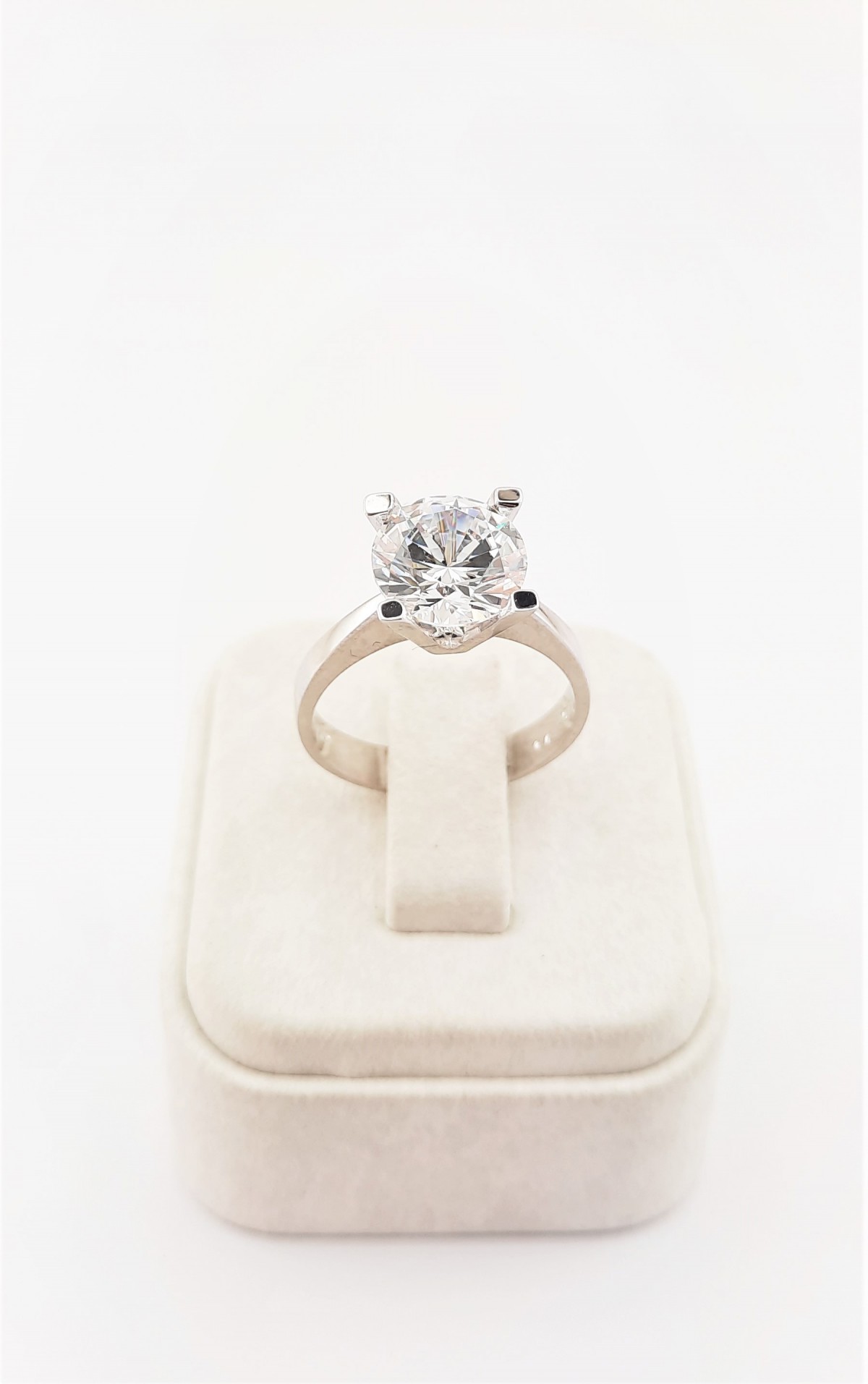 2.75 Karat Creative Diamond Tektaş Gümüş Yüzük 2.75 Karat Creative Diamond Tektaş Gümüş Yüzük