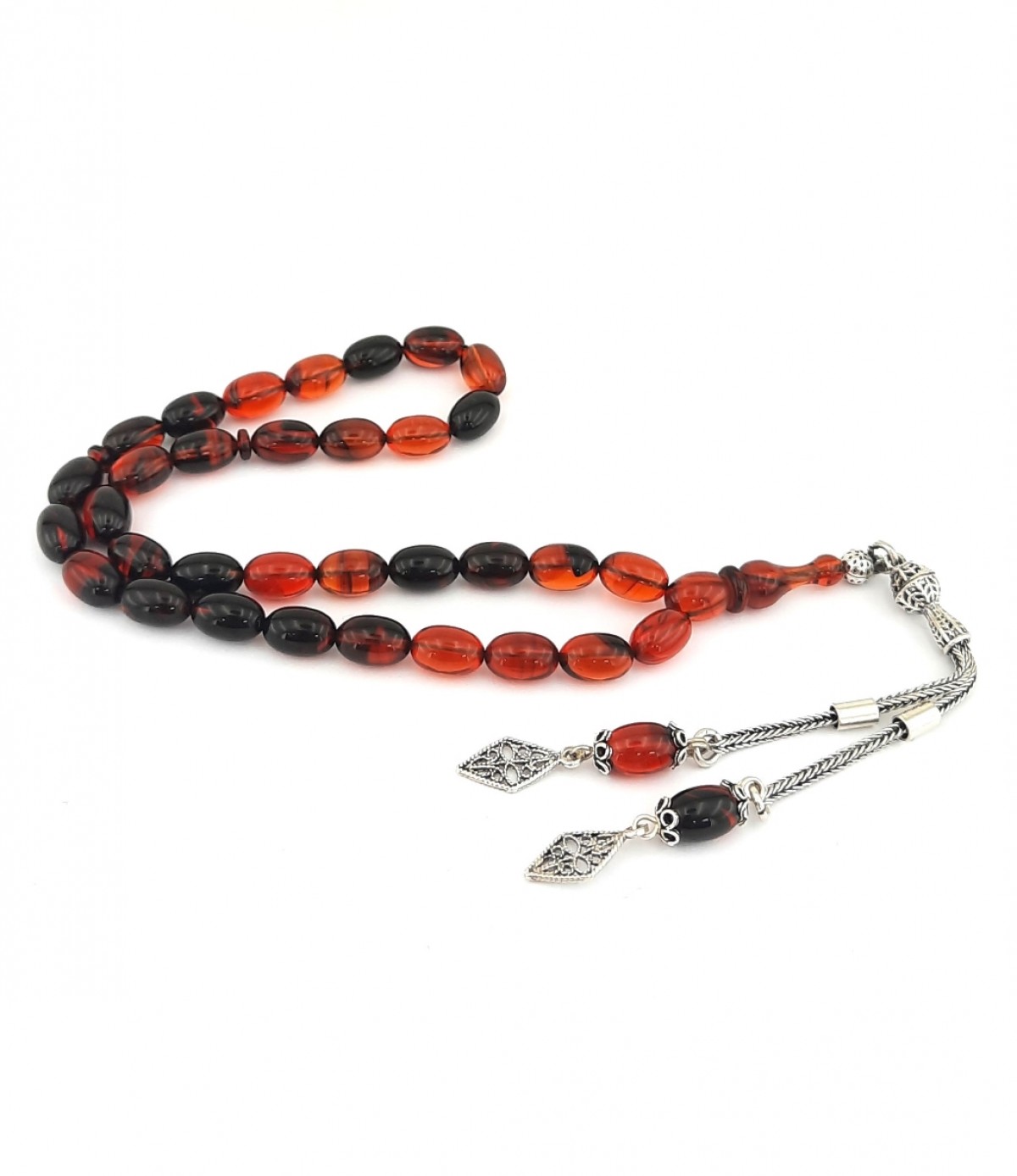 925 Ayar Gümüş Püsküllü Arpa Kesim Kırmızı ve Siyah Hareli Sıkma Kehribar Tespih 925 Ayar Gümüş Püsküllü Arpa Kesim Kırmızı ve Siyah Hareli Sıkma Kehribar Tespih
