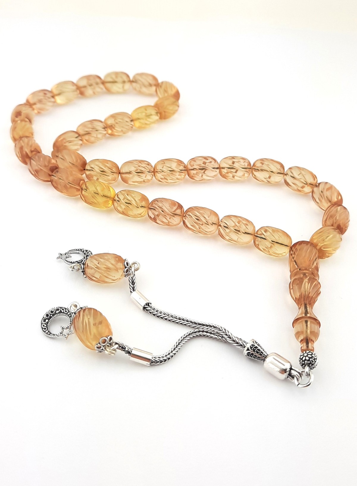 925 Ayar Gümüş Püsküllü Kapsül Kesim Kalem İşçilikli Açık Sarı Sıkma Kehribar Tespih 925 Ayar Gümüş Püsküllü Kapsül Kesim Kalem İşçilikli Açık Sarı Sıkma Kehribar Tespih