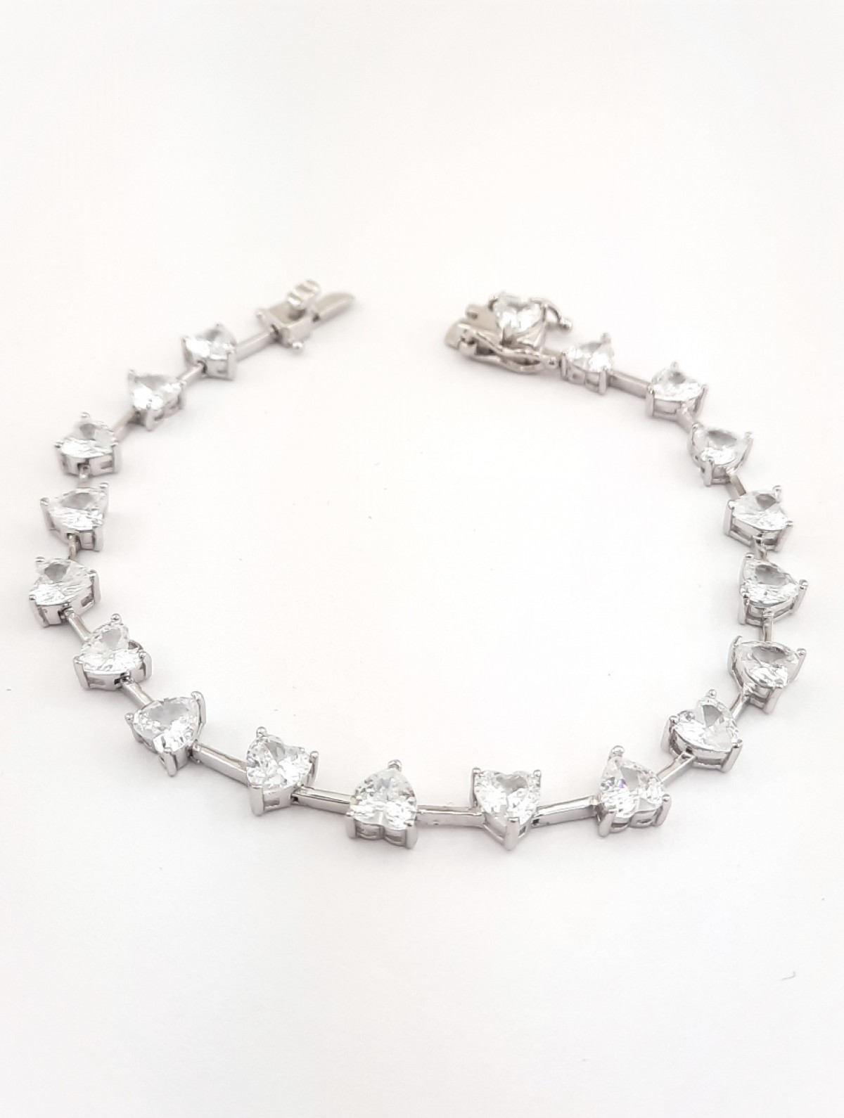 Aralıklı Kalp Kesim Gümüş Bileklik Aralıklı Kalp Kesim Gümüş Bileklik