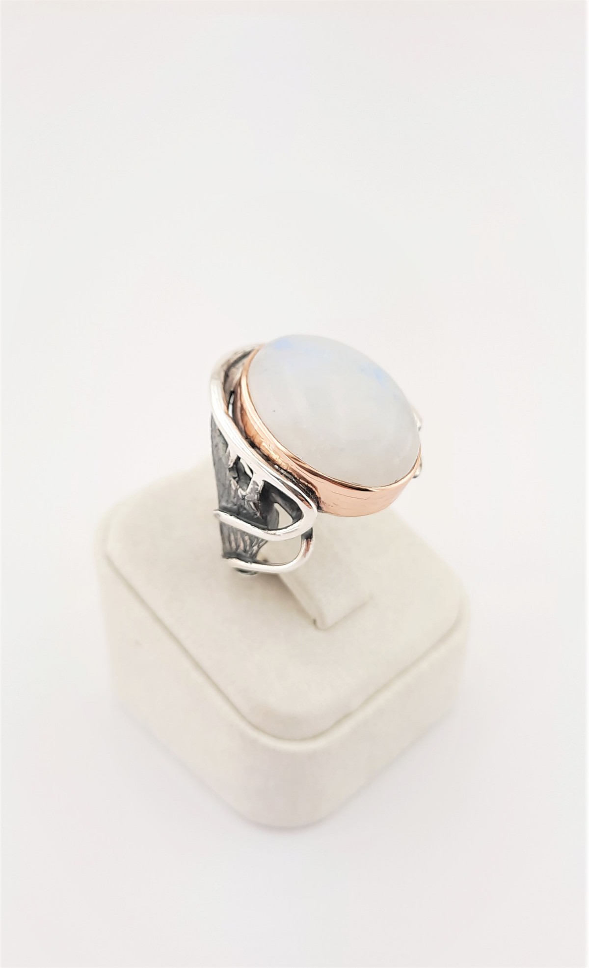 Ay Taşı Tasarım Gümüş Yüzük Ay Taşı Tasarım Gümüş Yüzük