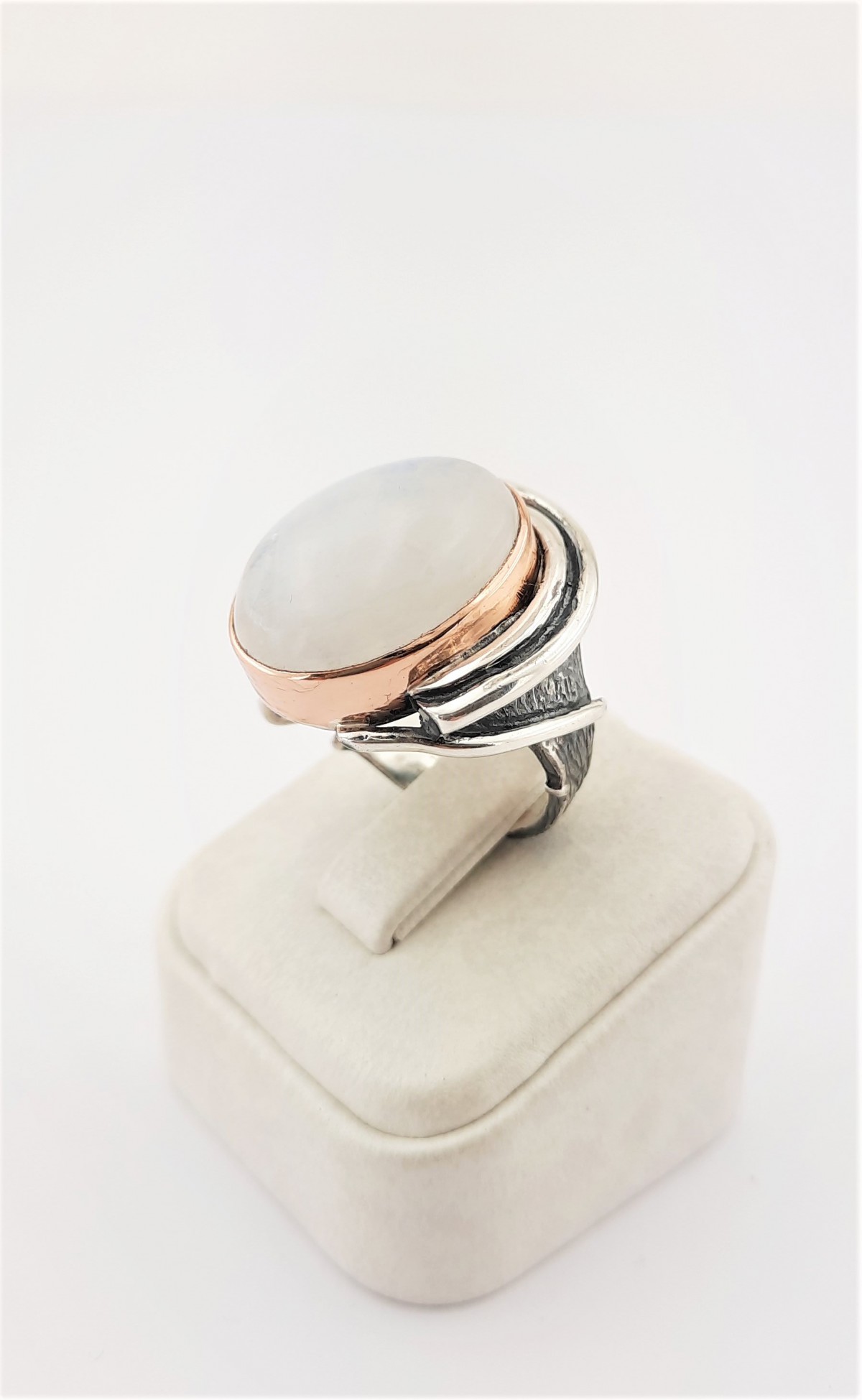 Ay Taşı Tasarım Gümüş Yüzük Ay Taşı Tasarım Gümüş Yüzük