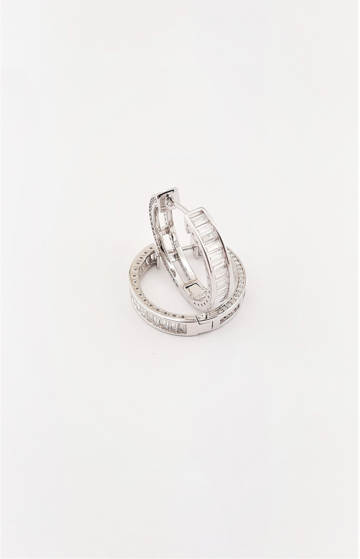 Baget Taşlı Halka Gümüş Küpe Baget Taşlı Halka Gümüş Küpe