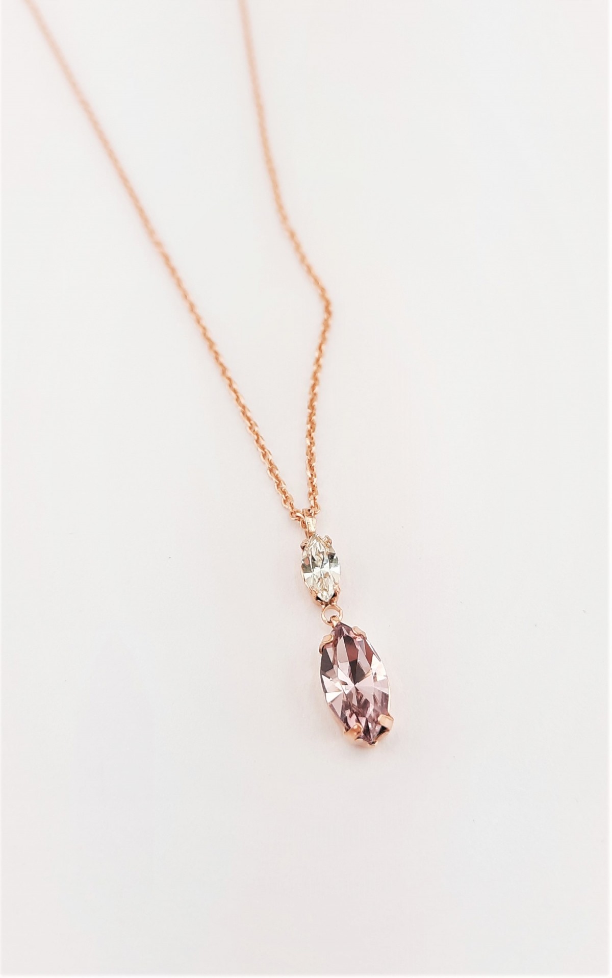 Beyaz ve Gül Kurusu Renkli Oval Kesim Swarovski Taşlı Gümüş Kolye