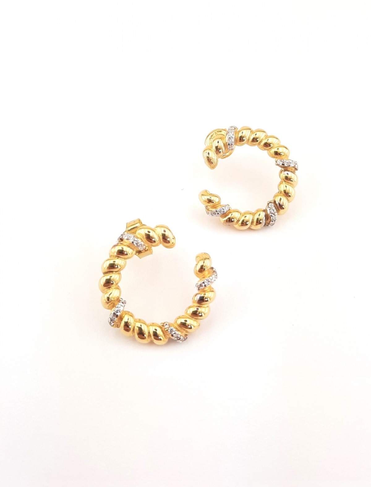 Burgu Model Yan Halka Gold Gümüş Küpe Burgu Model Yan Halka Gold Gümüş Küpe