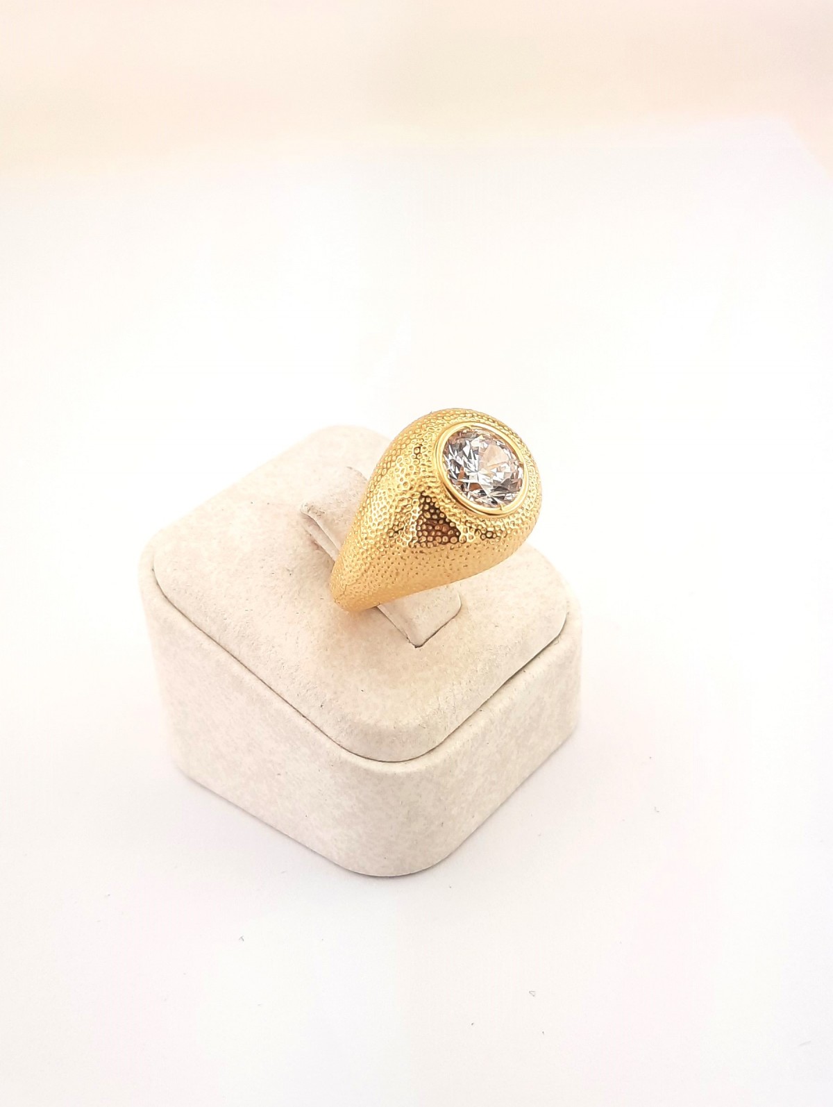 Büyük Yuvarlak Taşlı Trend Gümüş Yüzük Büyük Yuvarlak Taşlı Trend Gümüş Yüzük