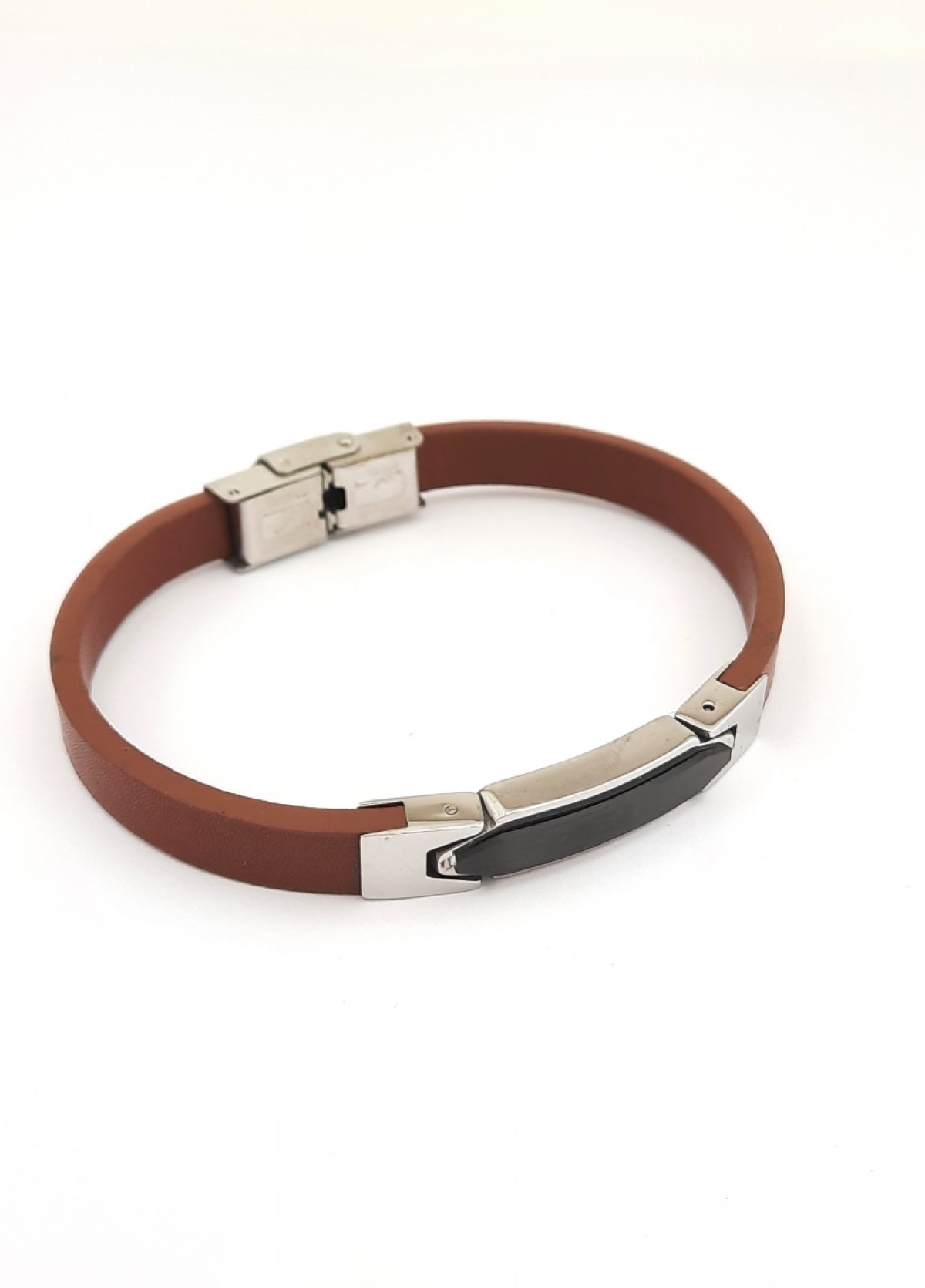 Çelik-Siyah Künyeli Açık Kahverengi Deri Bileklik Çelik-Siyah Künyeli Açık Kahverengi Deri Bileklik