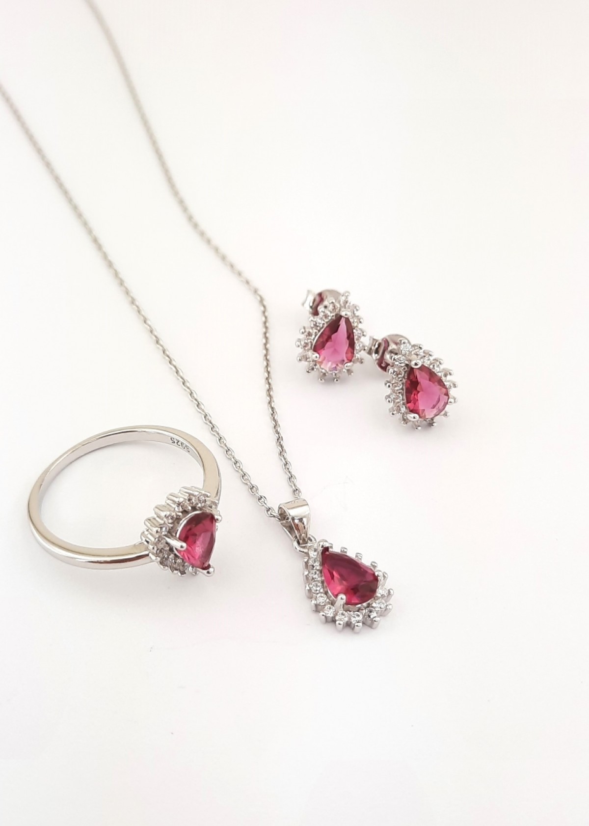 Damla Kesim Yakut Renk Taşlı Gümüş Set Damla Kesim Yakut Renk Taşlı Gümüş Set