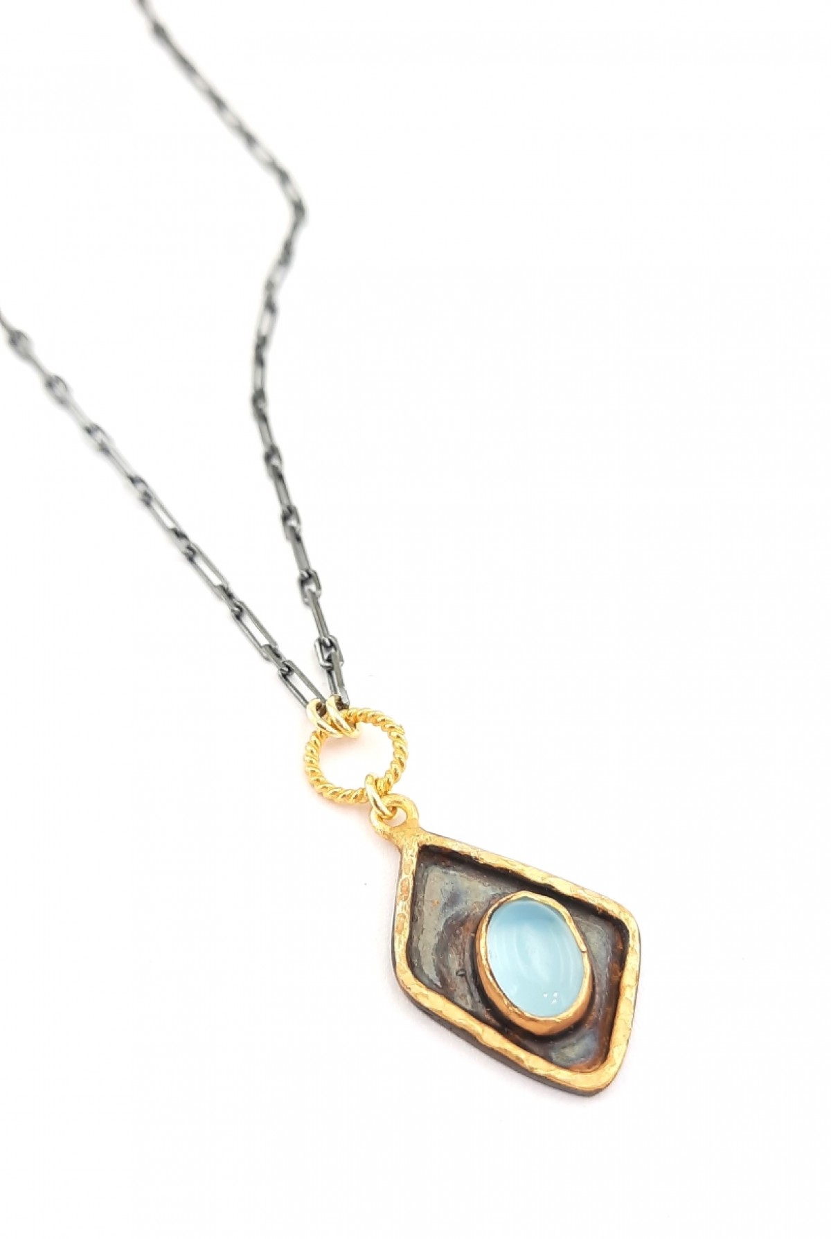 Dörtgen Plakalı Kalsedon Taşlı Oksitli Zincirli Gümüş Kolye Dörtgen Plakalı Kalsedon Taşlı Oksitli Zincirli Gümüş Kolye