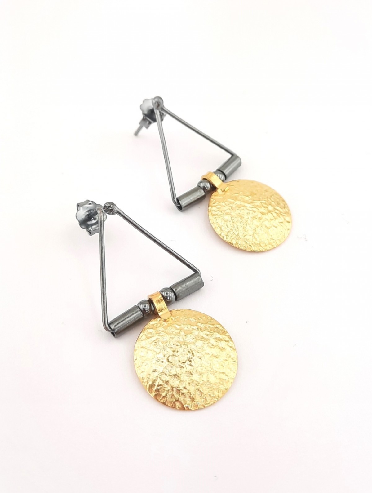 Gold ve Oksitli Dövme Desen Gümüş Küpe Gold ve Oksitli Dövme Desen Gümüş Küpe