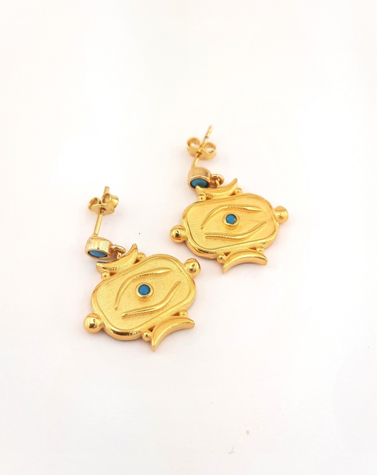 Göz Figürlü Sallantılı Gümüş Küpe Göz Figürlü Sallantılı Gümüş Küpe