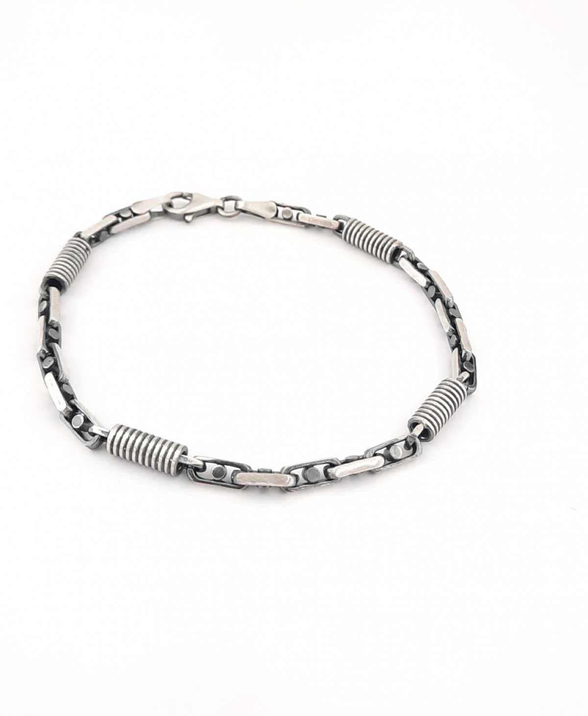 Noktalı Desen Modelli Gümüş Bileklik