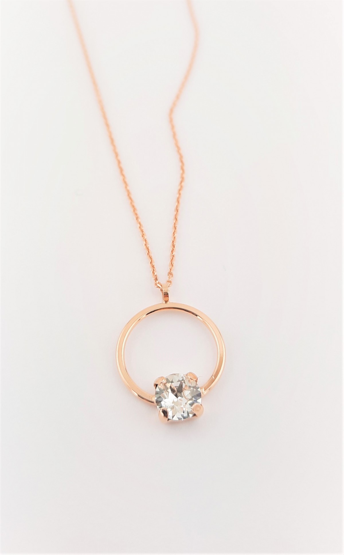 Halka Üzerinde Swarovski Tektaşlı Gümüş Kolye Halka Üzerinde Swarovski Tektaşlı Gümüş Kolye