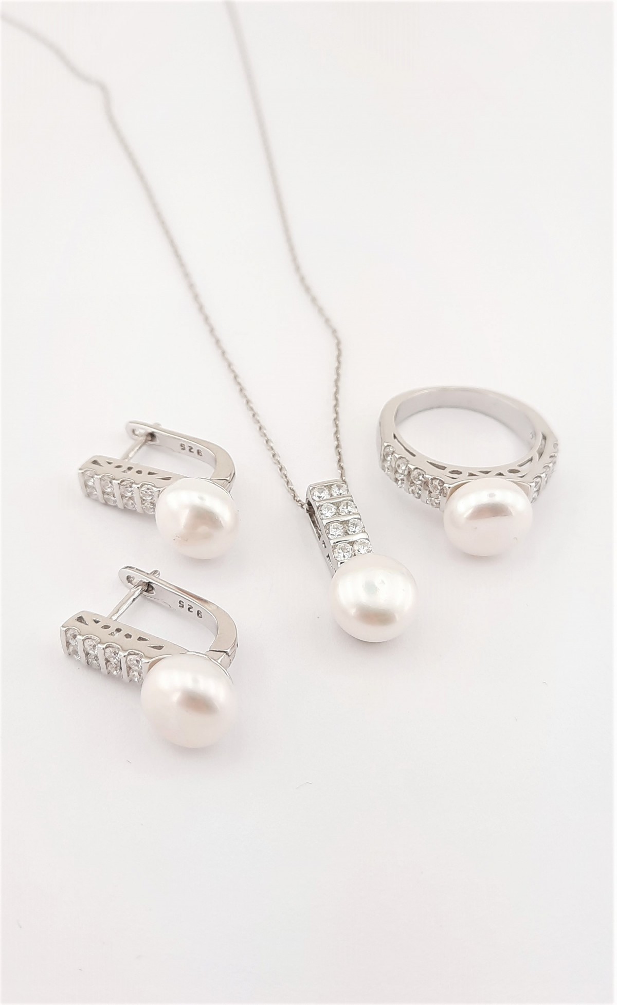 İkili Sıra Taşlı Gümüş İnci Set İkili Sıra Taşlı Gümüş İnci Set