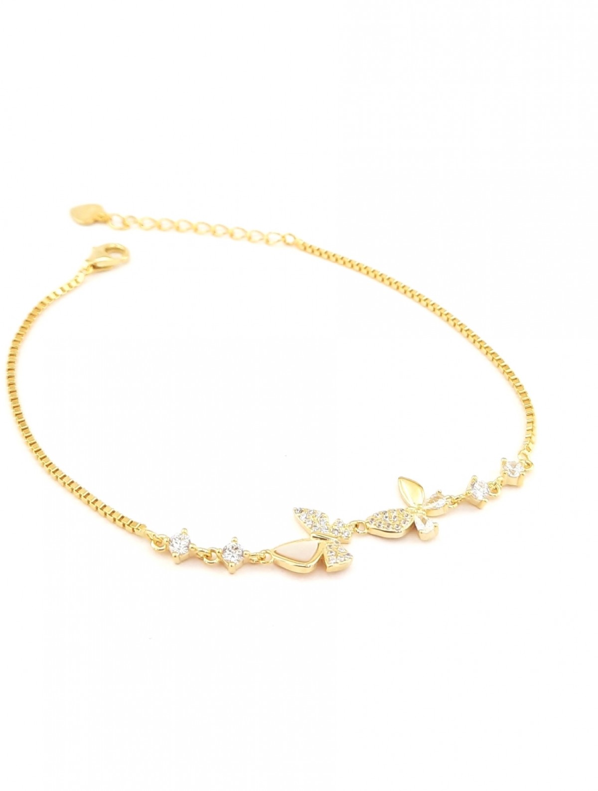 Küp Zincirli Taşlı Kelebekli Gold Gümüş Bileklik Küp Zincirli Taşlı Kelebekli Gold Gümüş Bileklik