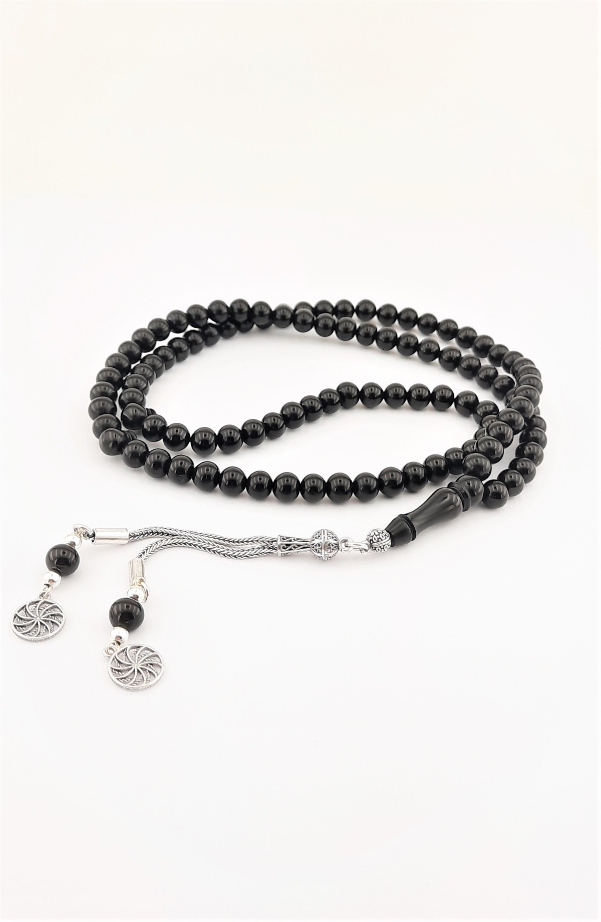 925 Ayar Gümüş Püsküllü Küre Kesim 99'luk Siyah Sıkma Kehribar Tespih 925 Ayar Gümüş Püsküllü Küre Kesim 99'luk Siyah Sıkma Kehribar Tespih