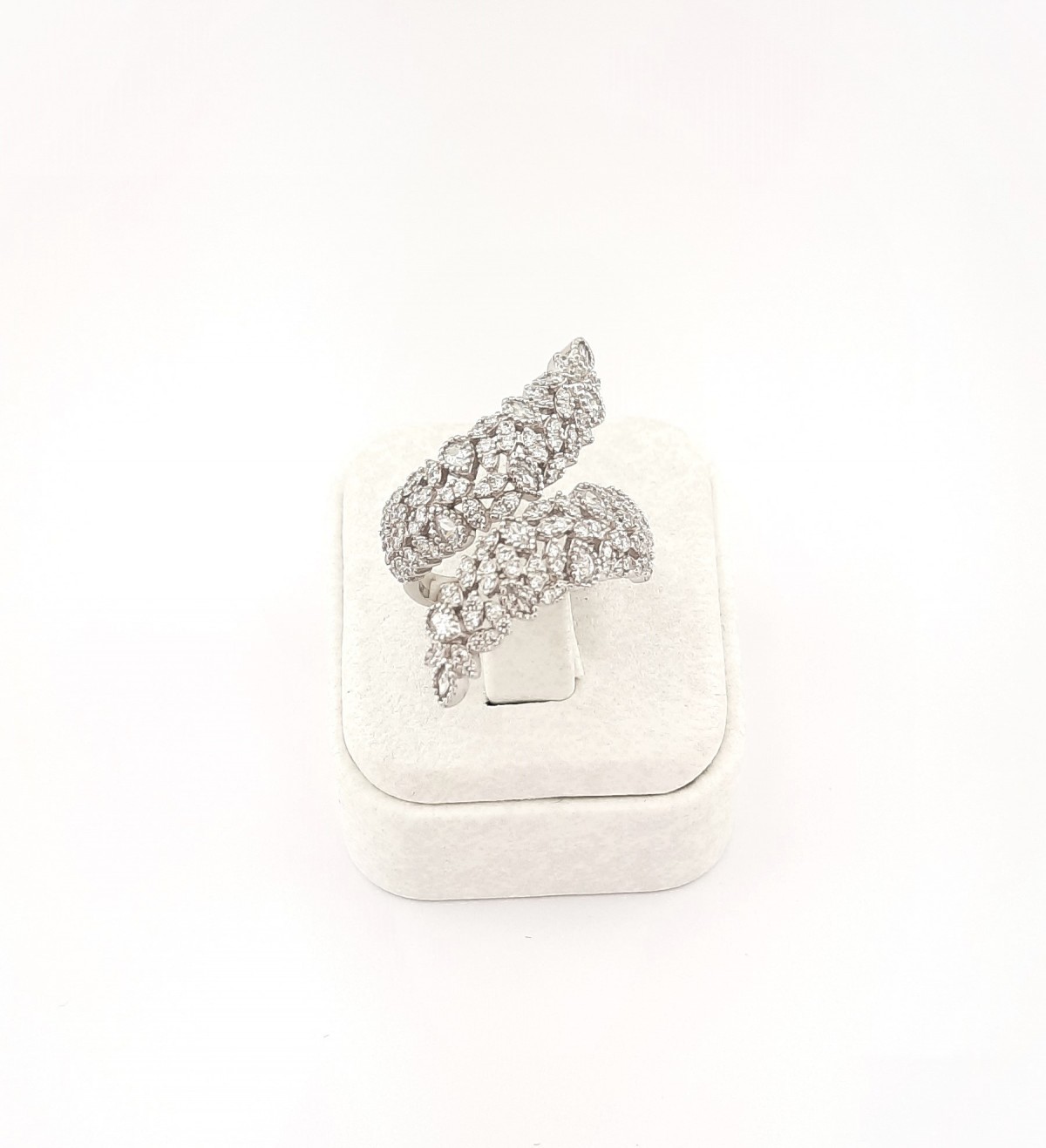 Minik Markiz ve Damla Taşlı Tasarım Gümüş Yüzük Minik Markiz ve Damla Taşlı Tasarım Gümüş Yüzük