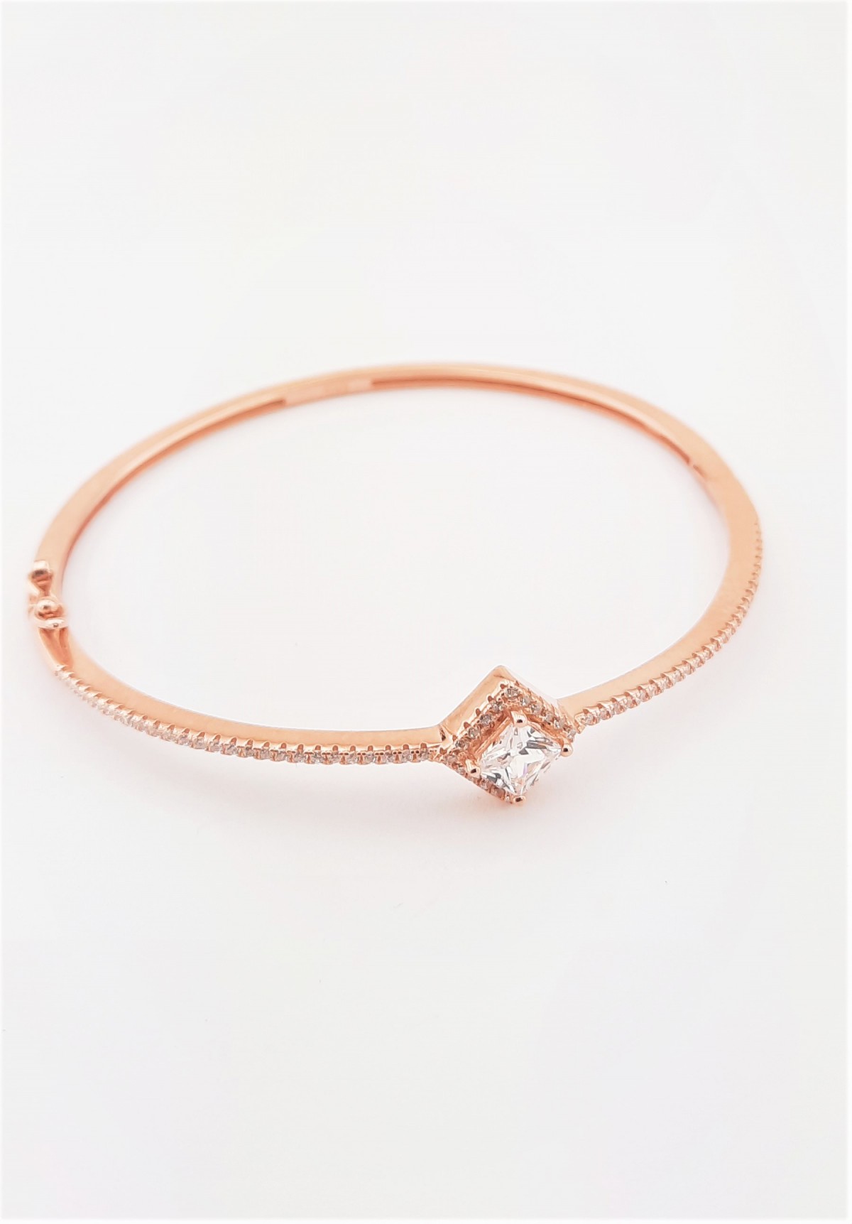 Ortası Prenses Kesim Taşlı Rosegold Gümüş Bilezik Ortası Prenses Kesim Taşlı Rosegold Gümüş Bilezik