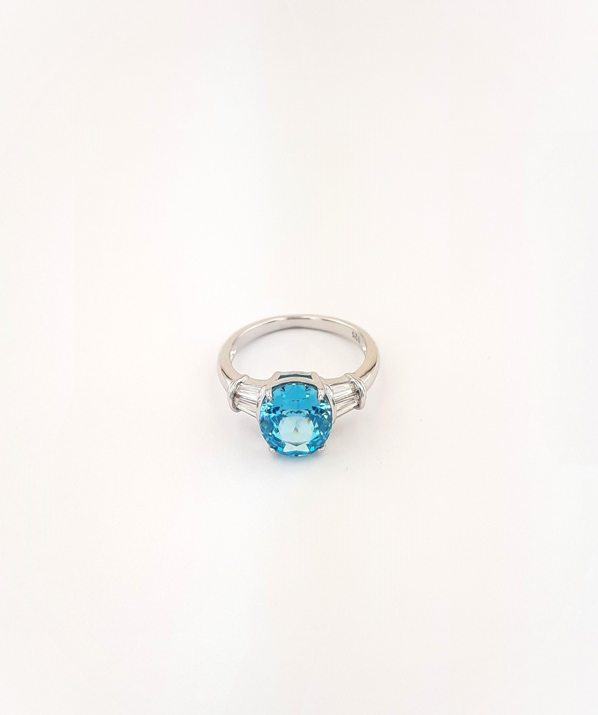 Oval Kesim Açık Mavi Taşlı Gümüş Yüzük Oval Kesim Açık Mavi Taşlı Gümüş Yüzük