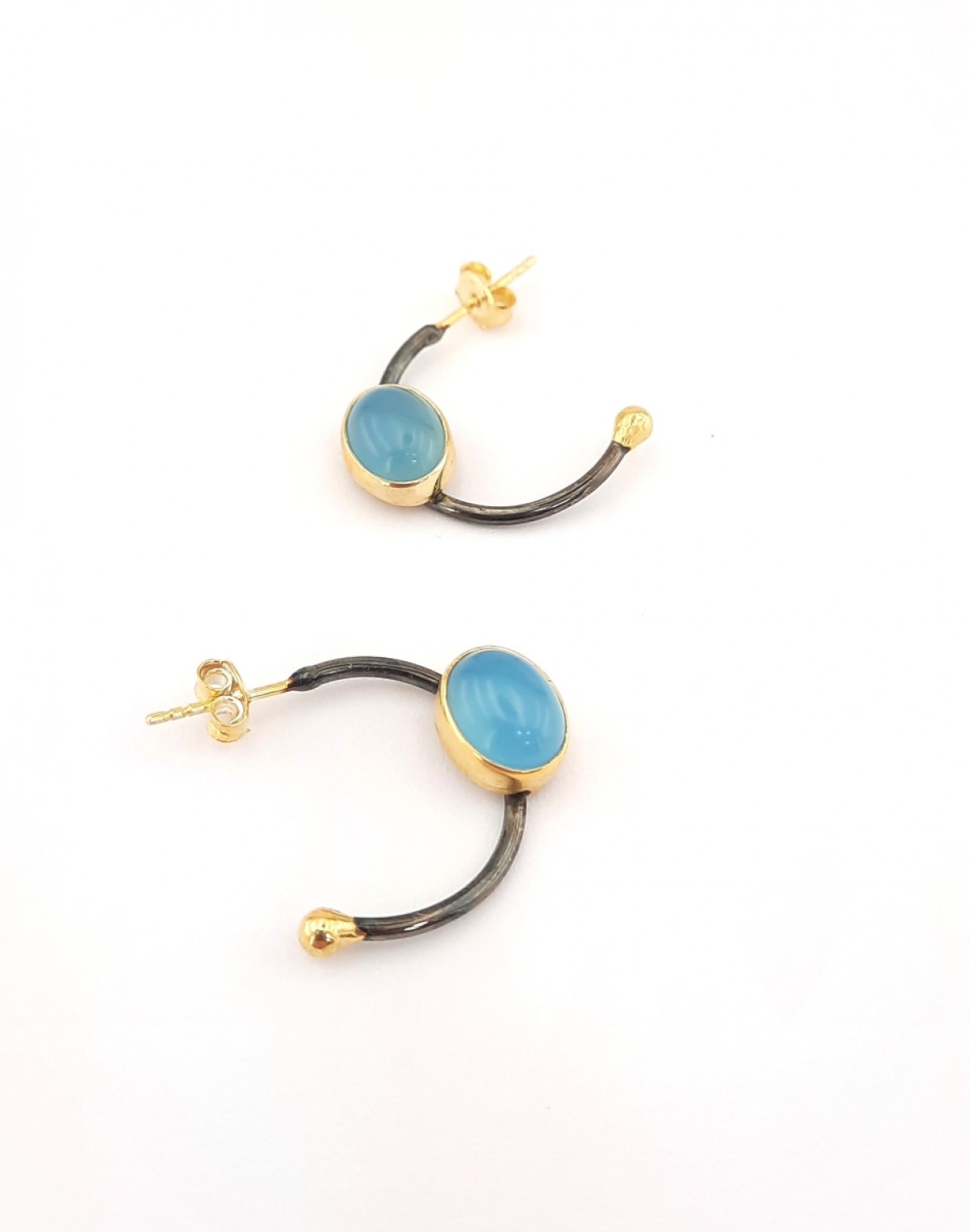 Oval Kesim Kalsedon Taşlı Gümüş Küpe Oval Kesim Kalsedon Taşlı Gümüş Küpe