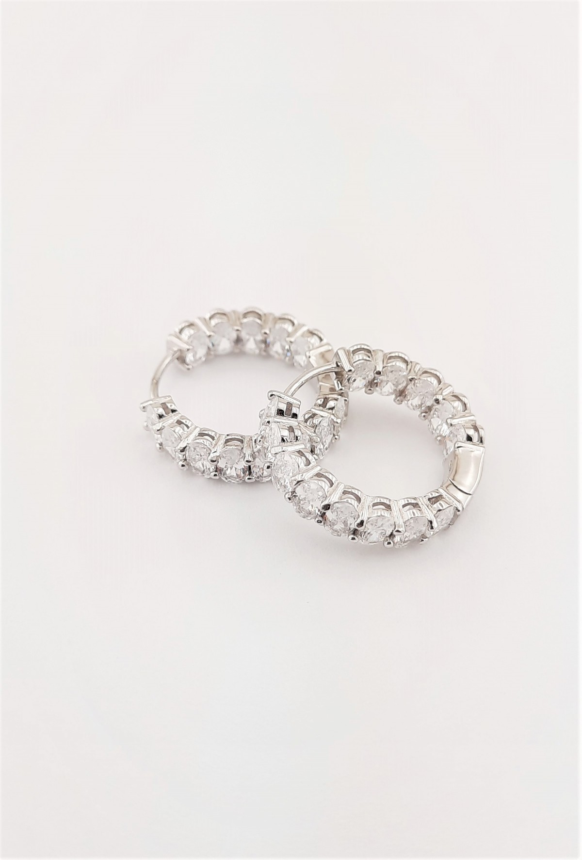 Oval Kesim Taşlı Tamtur Halka Gümüş Küpe Oval Kesim Taşlı Tamtur Halka Gümüş Küpe