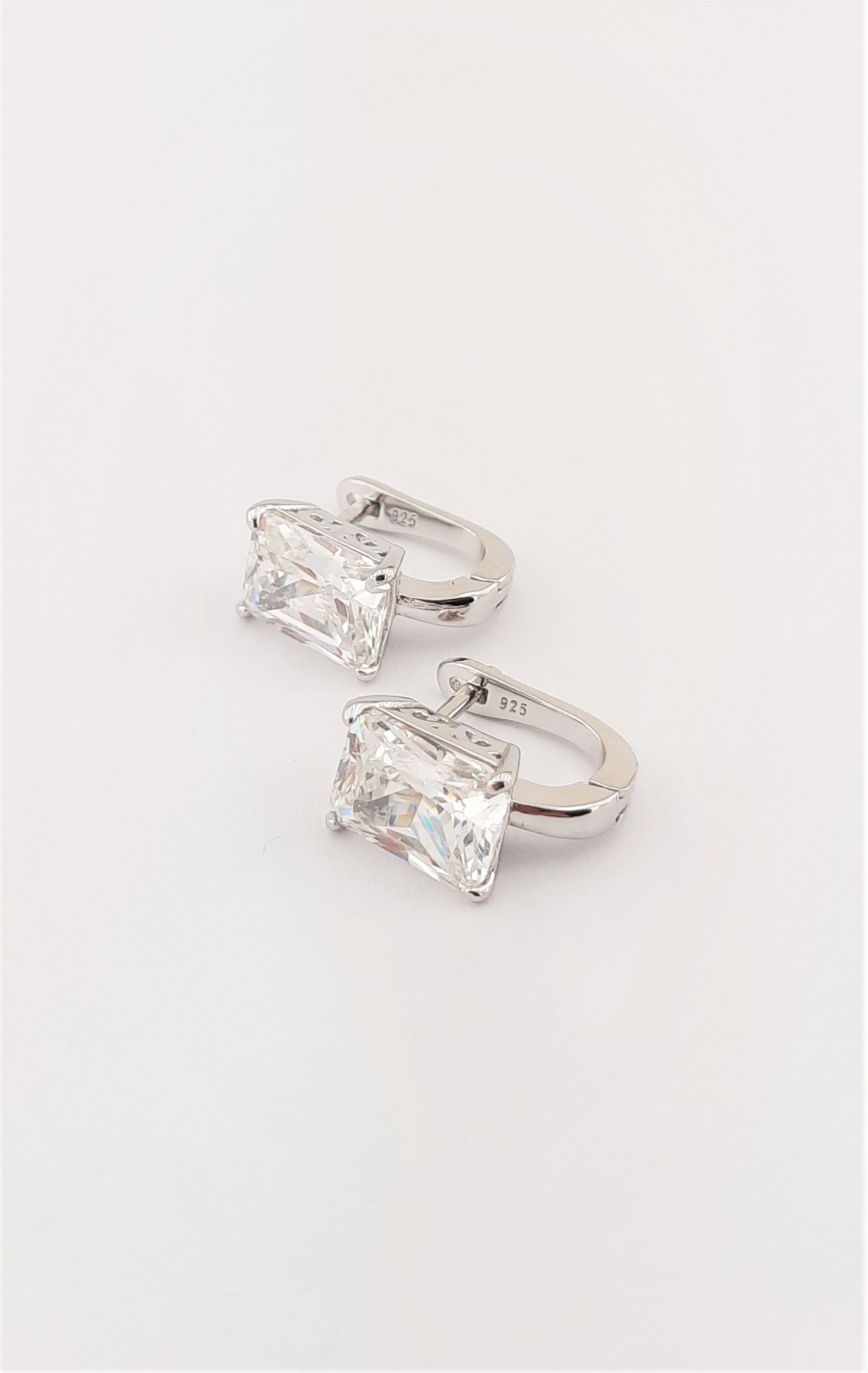 Radiant Kesim Taş Gümüş Küpe Radiant Kesim Taş Gümüş Küpe