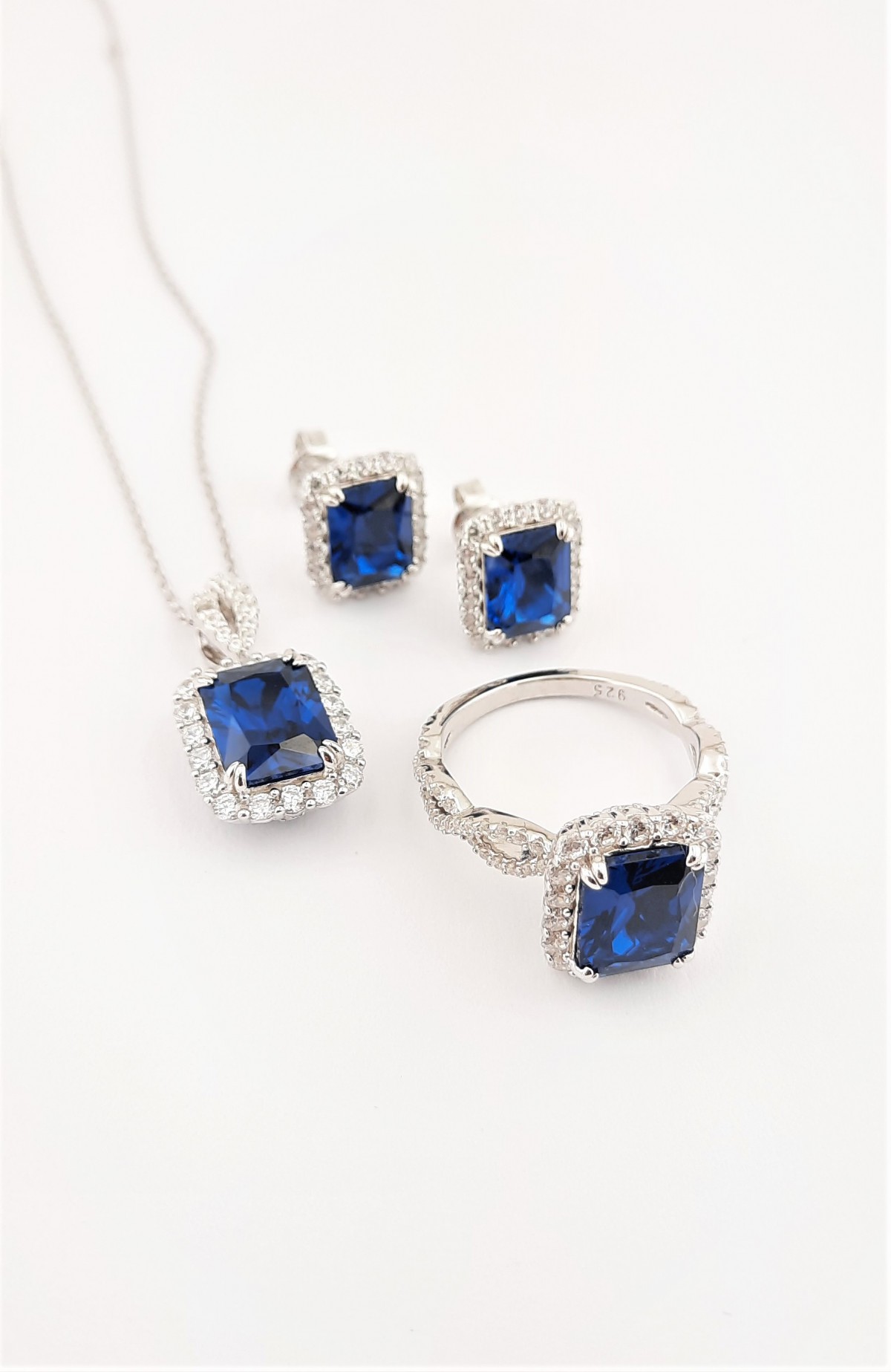Radiant Kesim Safir Renk Taşlı Gümüş Set