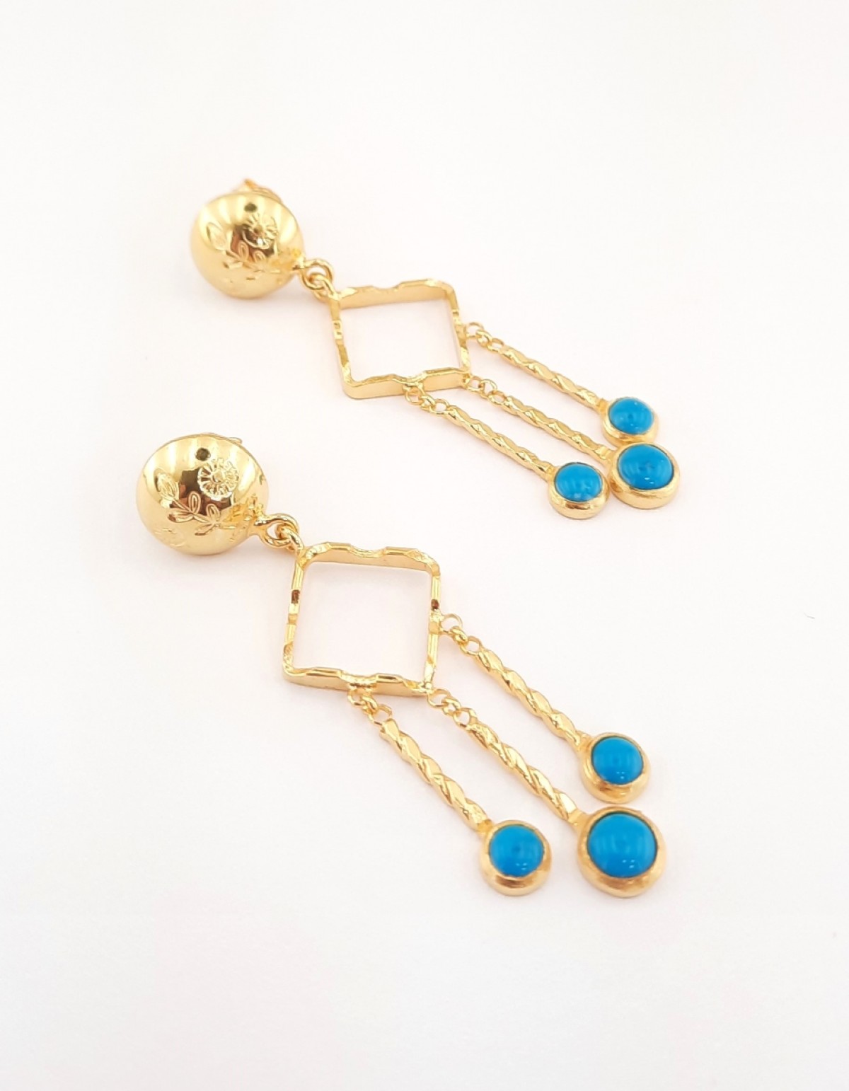 Sallantılı Turkuaz Taşlı Trend Gümüş Küpe Sallantılı Turkuaz Taşlı Trend Gümüş Küpe