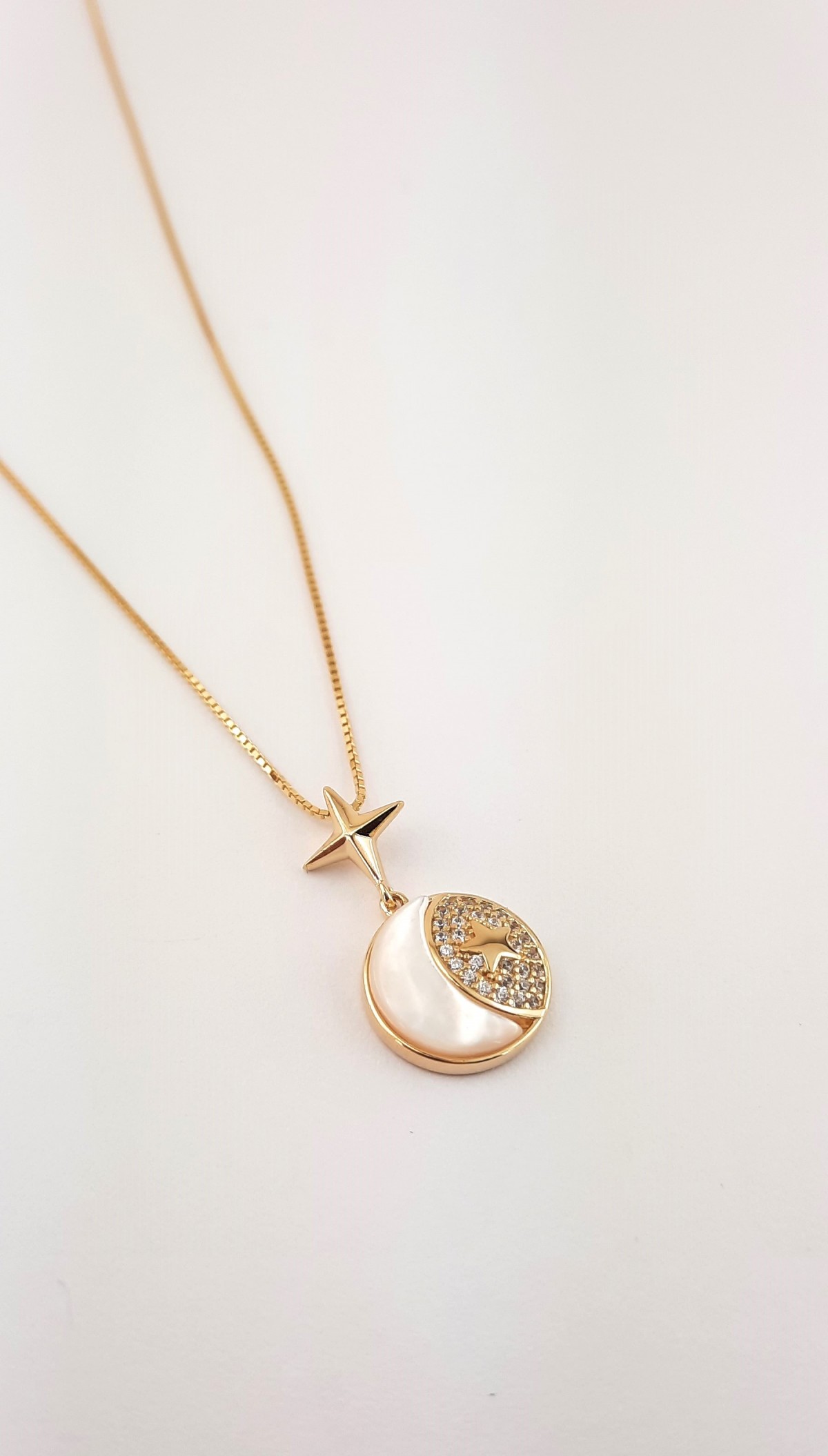 Sedefli Ay ve Kutup Yıldızı Gümüş Kolye Sedefli Ay ve Kutup Yıldızı Gümüş Kolye