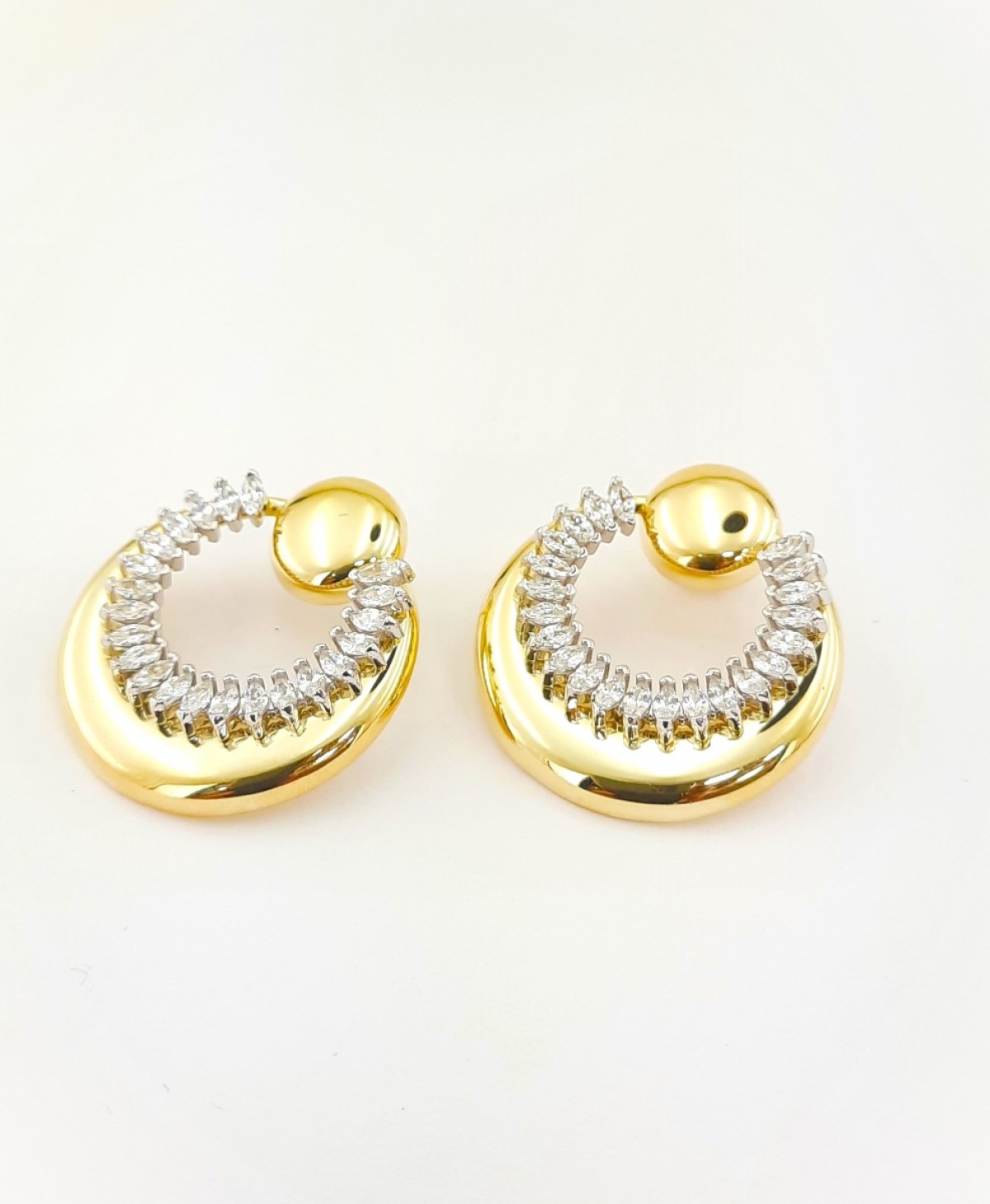 Sıralı Markiz Kesim Taşlı Trend Gümüş Küpe Sıralı Markiz Kesim Taşlı Trend Gümüş Küpe