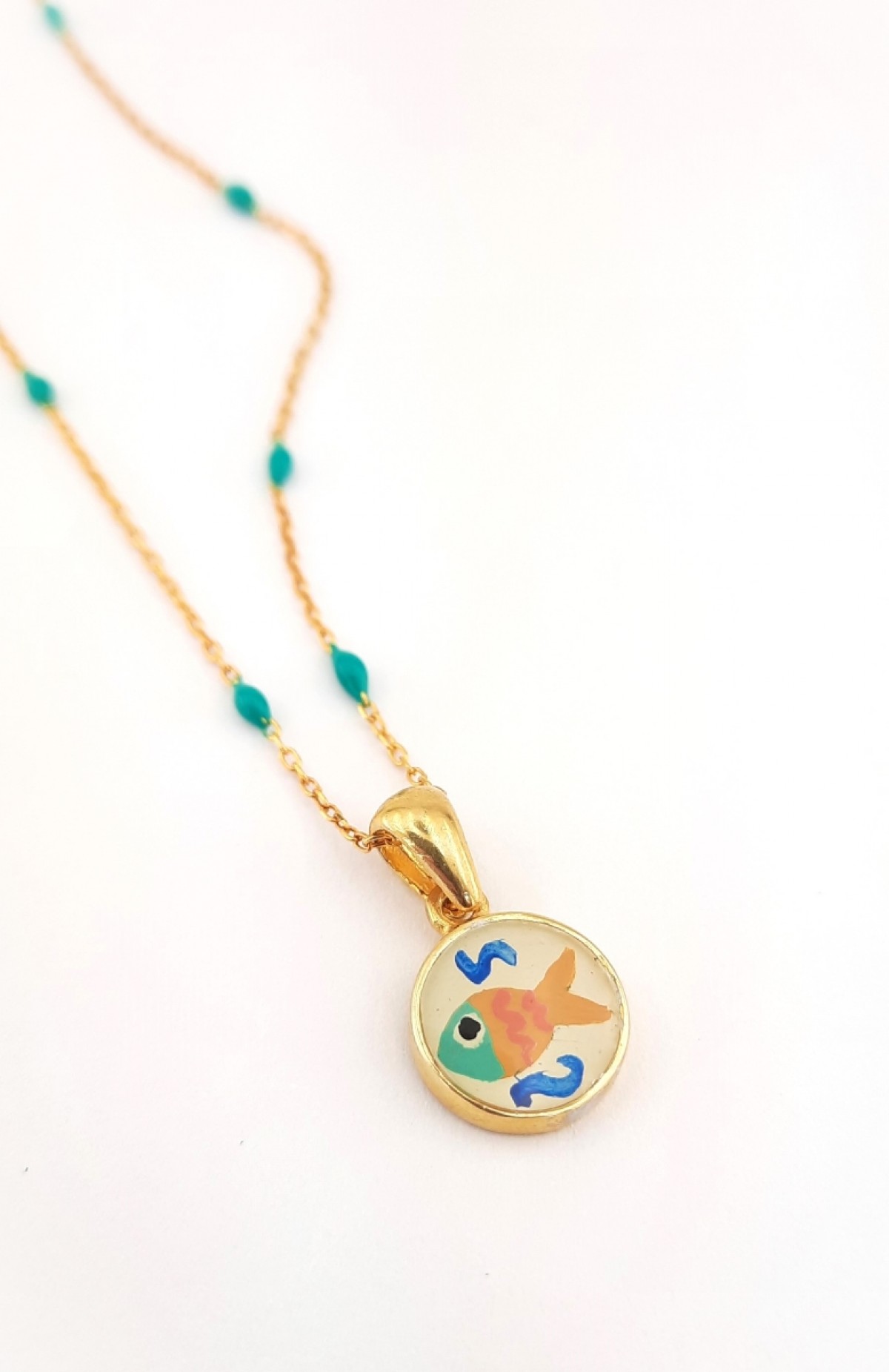 Yeşil Mineli Zincirli Balık Gümüş Kolye Yeşil Mineli Zincirli Balık Gümüş Kolye