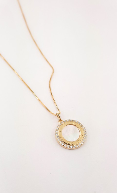 Çevresi Minik Taşlı Ortası Sedefli Gümüş Kolye Çevresi Minik Taşlı Ortası Sedefli Gümüş Kolye