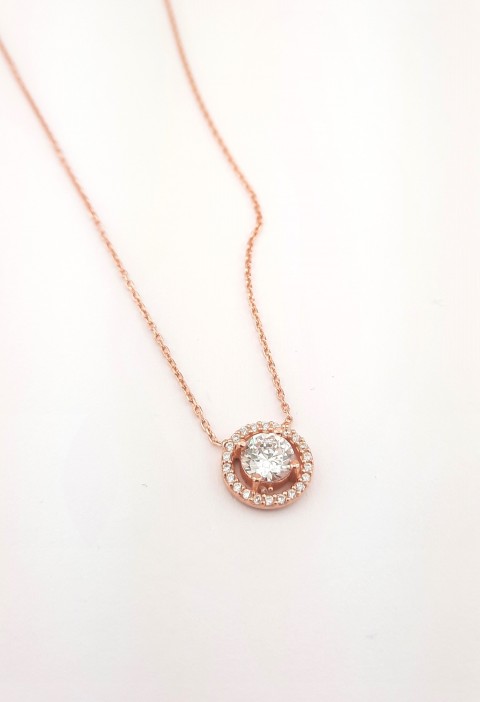 Çevresi Taşlı Tektaş Montürlü Rosegold Gümüş Kolye