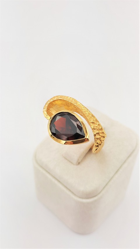 Garnet Taşlı Dövme Model Tasarım Gümüş Yüzük