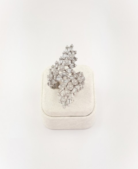 Minik Baget ve Yuvarlak Taşlı Tasarım Gümüş Yüzük