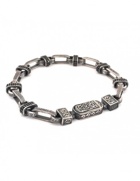 Minik Siyah Taşlı Desenli Gümüş Bileklik