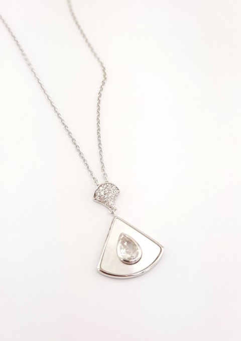 Ortası Damla Taşlı Sedefli Üçgen Model Gümüş Kolye