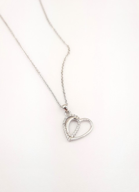 Yarısı Minik Taşlı Kalp Gümüş Kolye